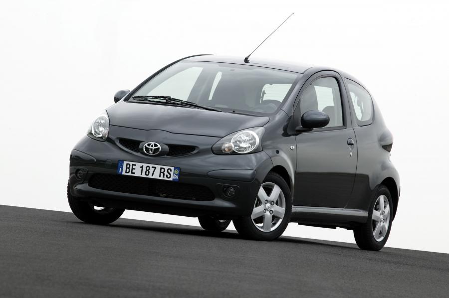  Toyota Aygo 2005 года  (фото 81 из 102)